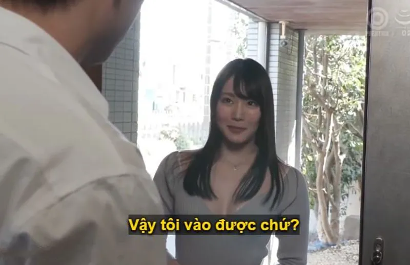 Anh chàng hàng xóm giàu sang bị cô em gái xinh tươi, mới dọn về cùng ông chồng, dụ dỗ quan hệ.